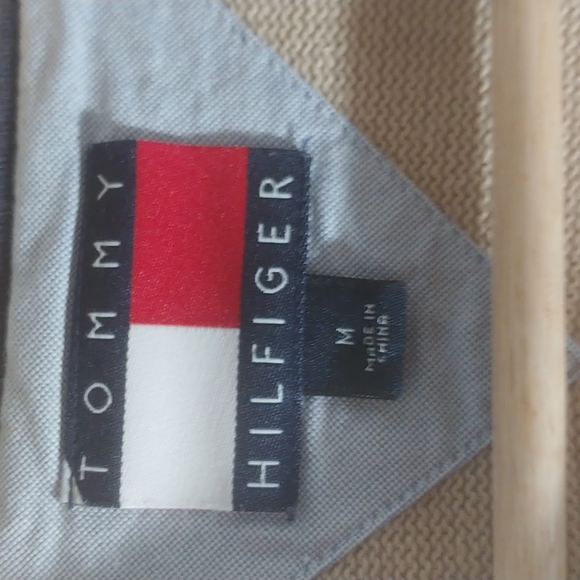 Tommy Hilfiger. Men's medium pull over vest. - Picture 3 of 4